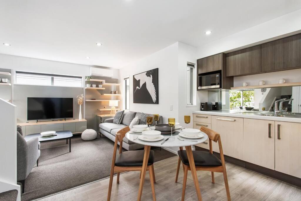 Convenient Urban Townhouse 2 Carparks Available Apartment Christchurch Exterior photo
